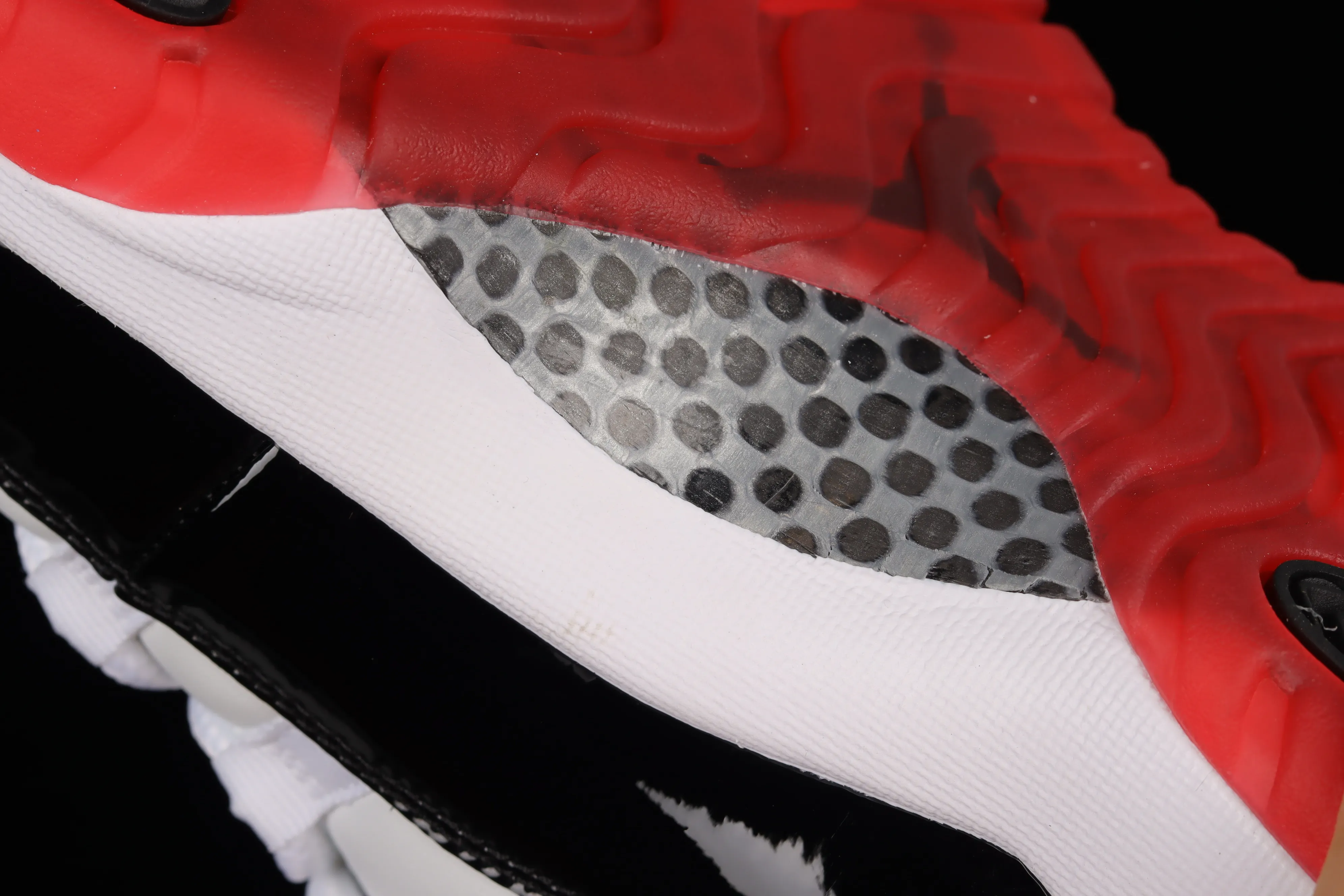 All categories Air Jordan Jordan series basketball shoes Air Jordan 11 F version Air Jordan 11 Retro Low AJ11 Joe 11 low-top patent leather black and red top layer genuine carbon AV2187-160